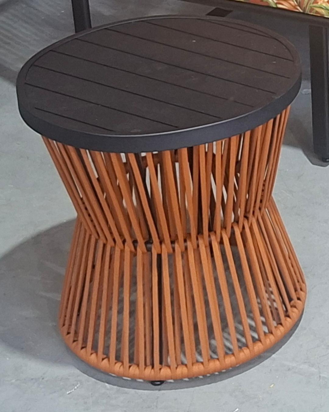 Mesa de apoio redonda de 40 cm com base em corda náutica